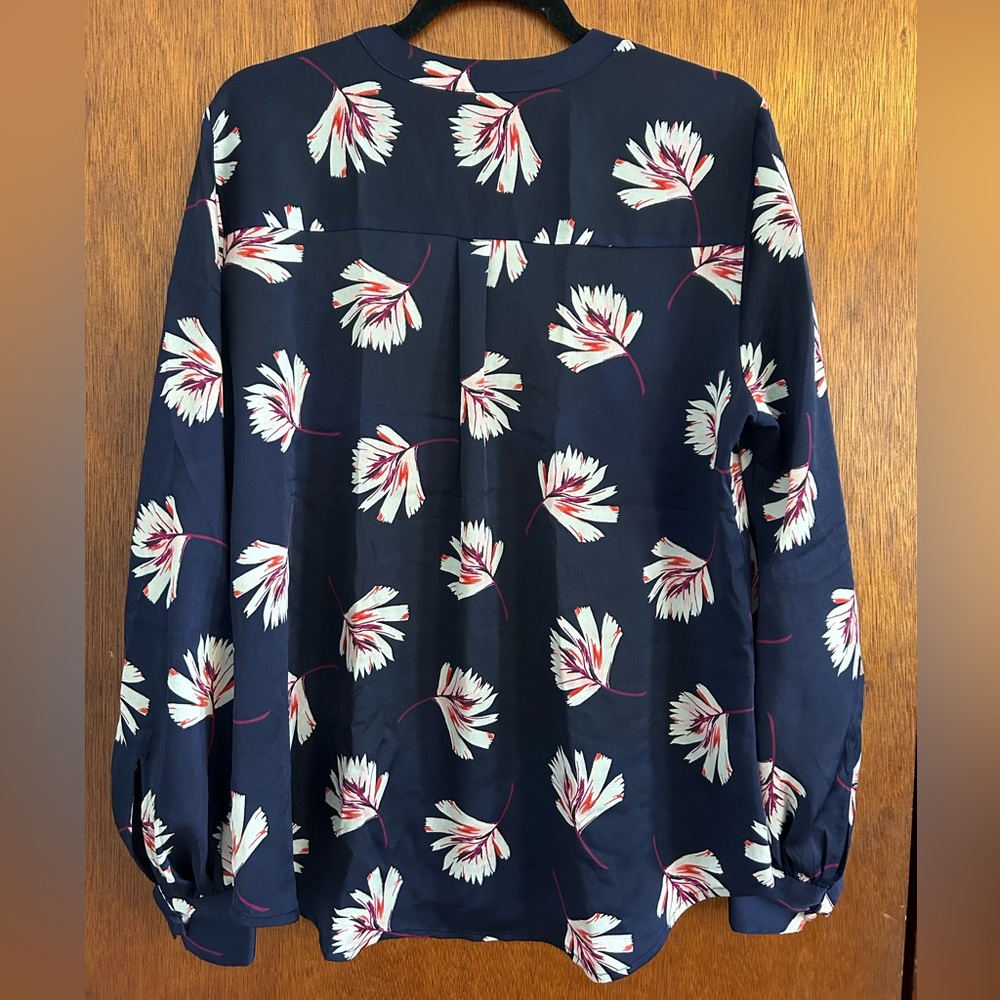 Express Navy Floral Blouse - Picture 7 of 7